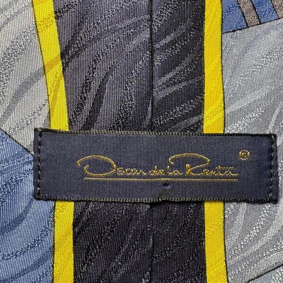 Oscar de la Renta Men’s silk necktie in yellow and blue design - Picture 3 of 5